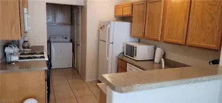 Photo #4: 2384598 Listing