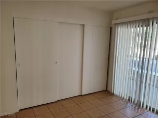 Photo #6: 2384610 Listing 