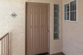 Photo #2: 2384627 Listing