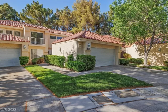 MLS: 2384649 Condo For Sale