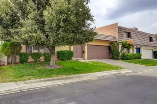 Photo #1: 2384654 Listing