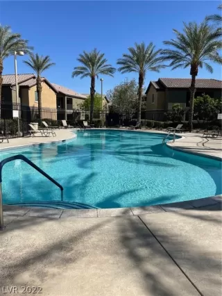 Photo #2: 2384669 Listing