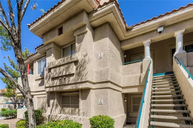 MLS: 2384677 Condo For Sale