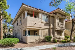 Photo #2: 2384677 Listing