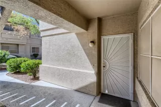 Photo #4: 2384677 Listing