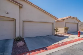 Photo #3: 2384699 Listing 