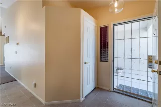 Photo #6: 2384699 Listing 