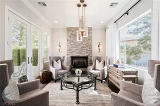 Photo #2: 2384712 Listing