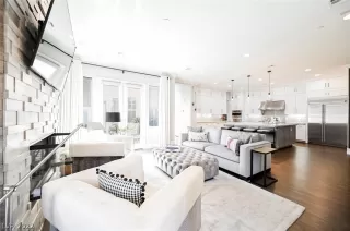 Photo #6: 2384712 Listing