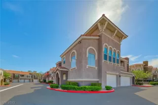 Photo #1: 2384723 Listing