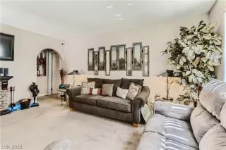 Photo #4: 2384782 Listing 