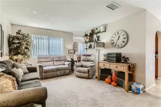 Photo #6: 2384782 Listing 