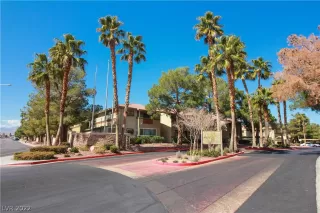 Photo #2: 2384790 Listing