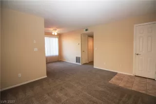 Photo #4: 2384790 Listing