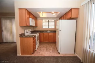 Photo #5: 2384790 Listing