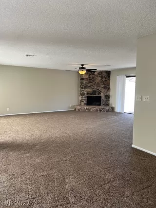 Photo #3: 2384857 Listing