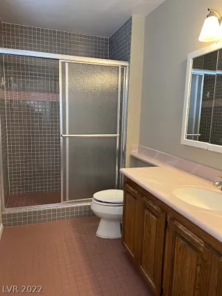 Photo #5: 2384857 Listing