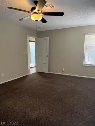 Photo #6: 2384857 Listing