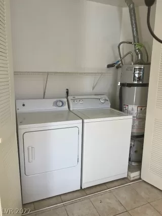 Photo #4: 2384862 Listing 