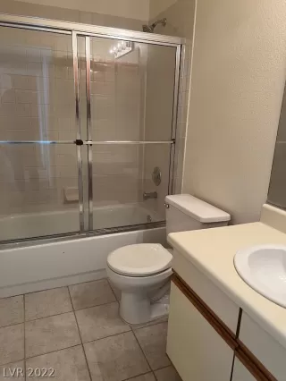 Photo #5: 2384862 Listing 