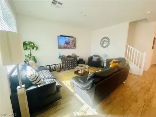 Photo #1: 2384869 Listing 