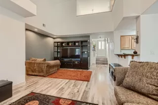 Photo #4: 2384877 Listing 