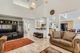 Photo #5: 2384877 Listing 