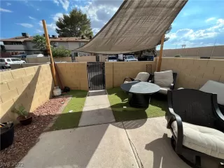 Photo #3: 2384908 Listing 