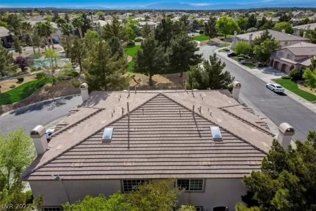 MLS: 2384941 Condo For Sale