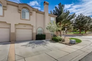 Photo #2: 2384941 Listing