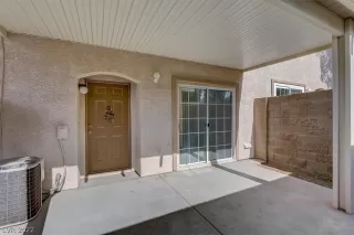 Photo #4: 2384941 Listing