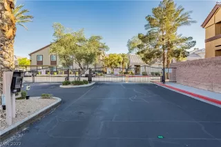 Photo #1: 2384951 Listing