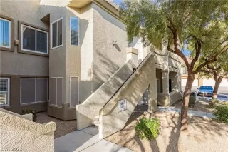 Photo #5: 2384951 Listing