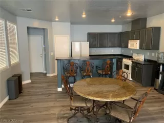 Photo #1: 2384957 Listing