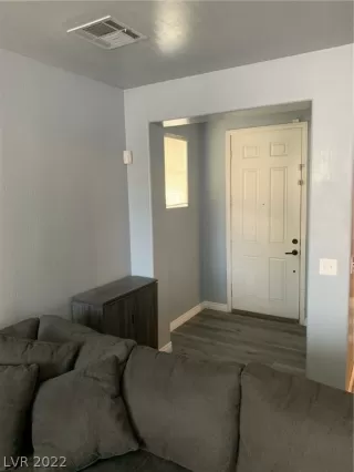 Photo #6: 2384957 Listing