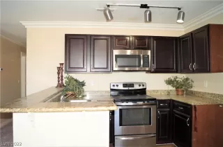 Photo #4: 2384960 Listing