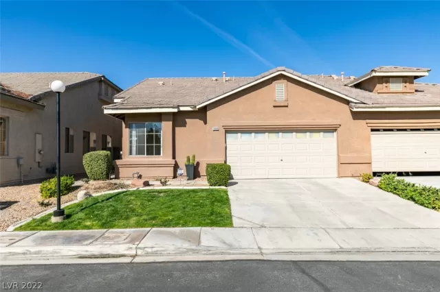 MLS: 2384961 Condo For Sale