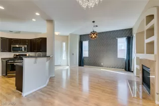 Photo #2: 2384961 Listing