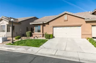 Photo #3: 2384961 Listing