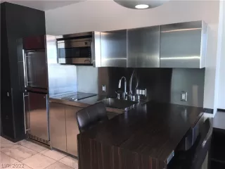 Photo #6: 2384992 Listing 