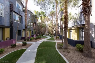 Photo #1: 2384997 Listing 