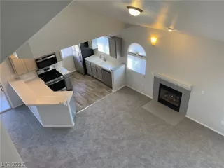 Photo #3: 2385019 Listing 