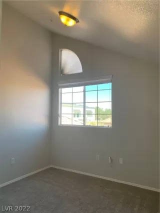 Photo #5: 2385019 Listing 