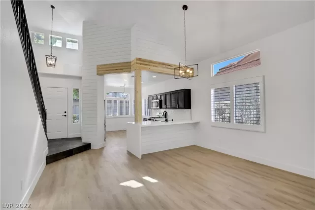 MLS: 2385023 Condo For Sale