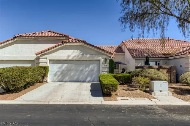 MLS: 2385025 Condo For Sale