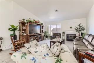 Photo #4: 2385025 Listing 