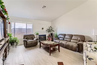 Photo #5: 2385025 Listing 