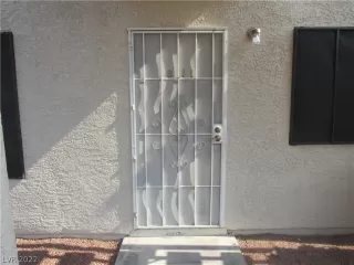 Photo #1: 2385032 Listing 