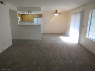 Photo #3: 2385032 Listing 