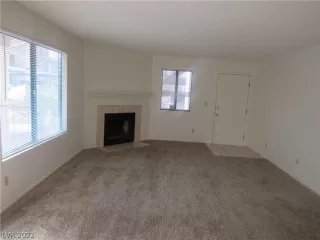 Photo #4: 2385032 Listing 